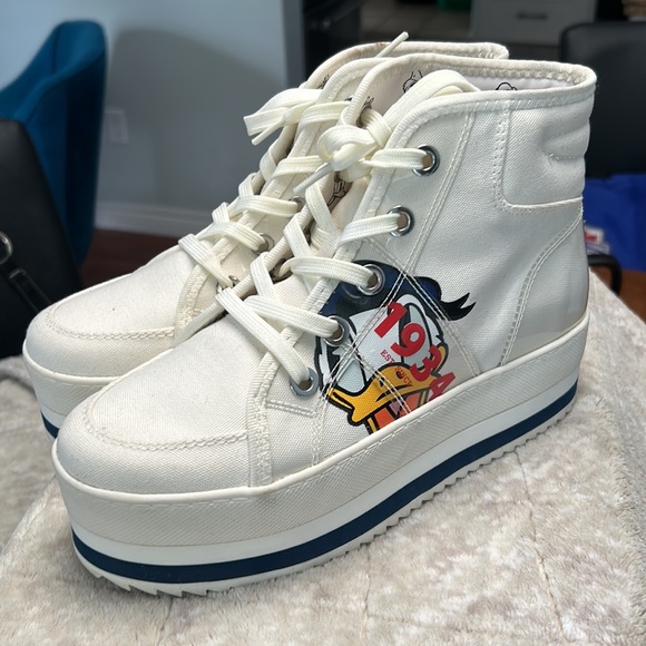 Disney & Call it Spring Donald Duck Vegan Platform Sneakers - Picture 12 of 15
